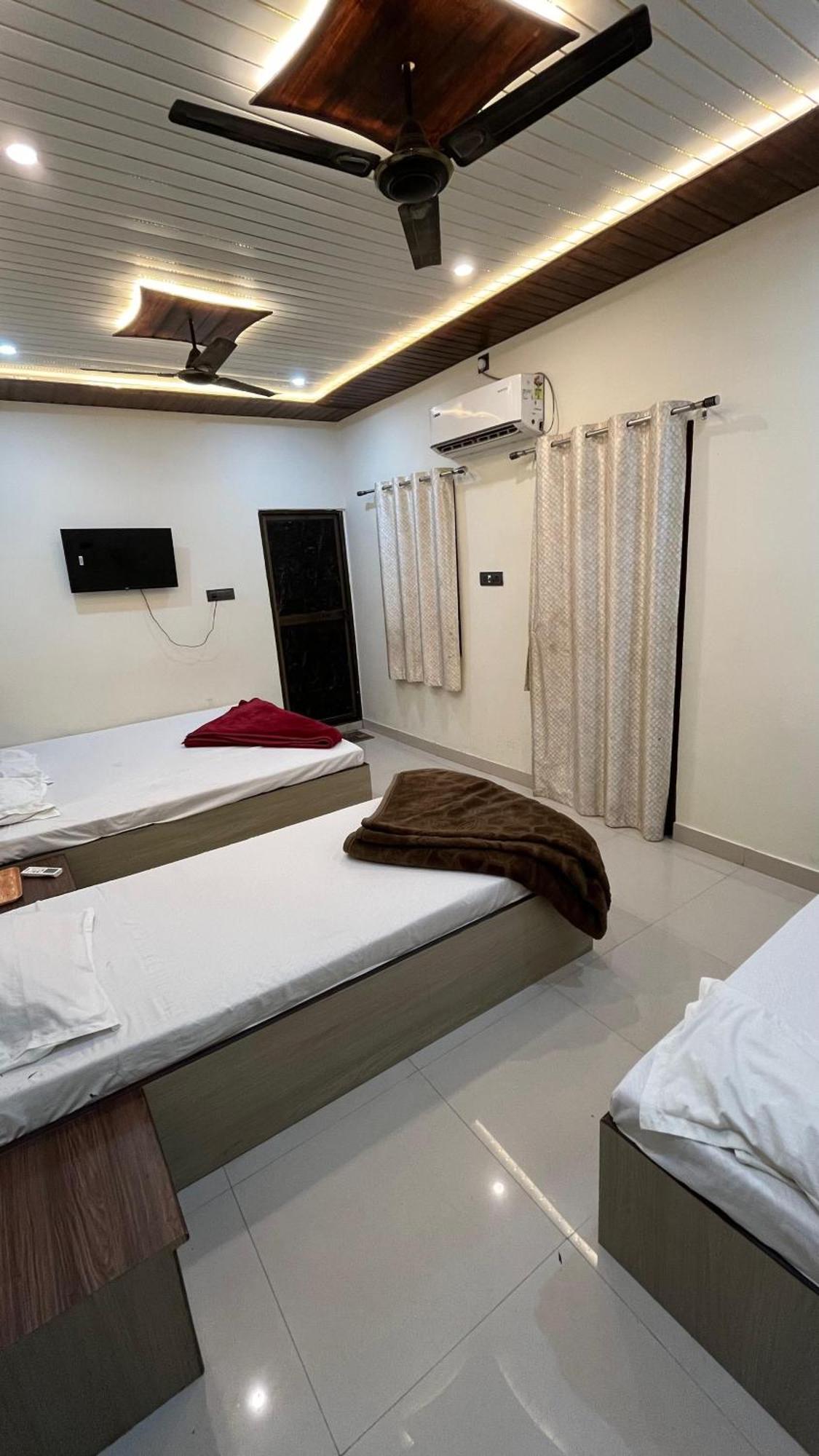 Gauri Kedareshwar Guest House Варанаси Екстериор снимка